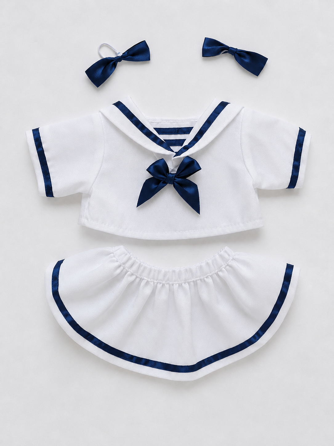 Tenue de marin blanche et bleu marine pour peluche Souhée